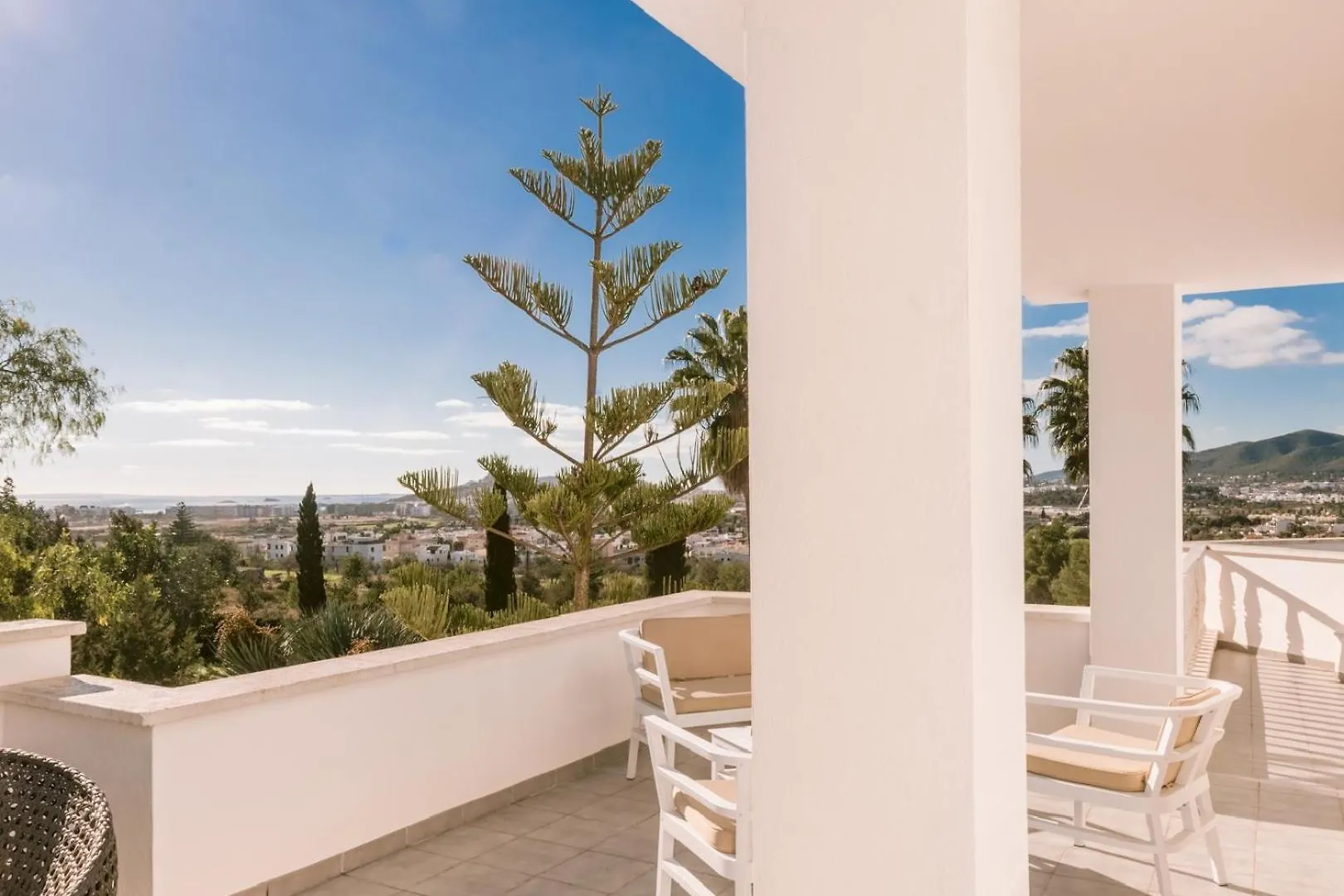 Villa Bloom Nuestra Señora de Jesus 0*,  스페인